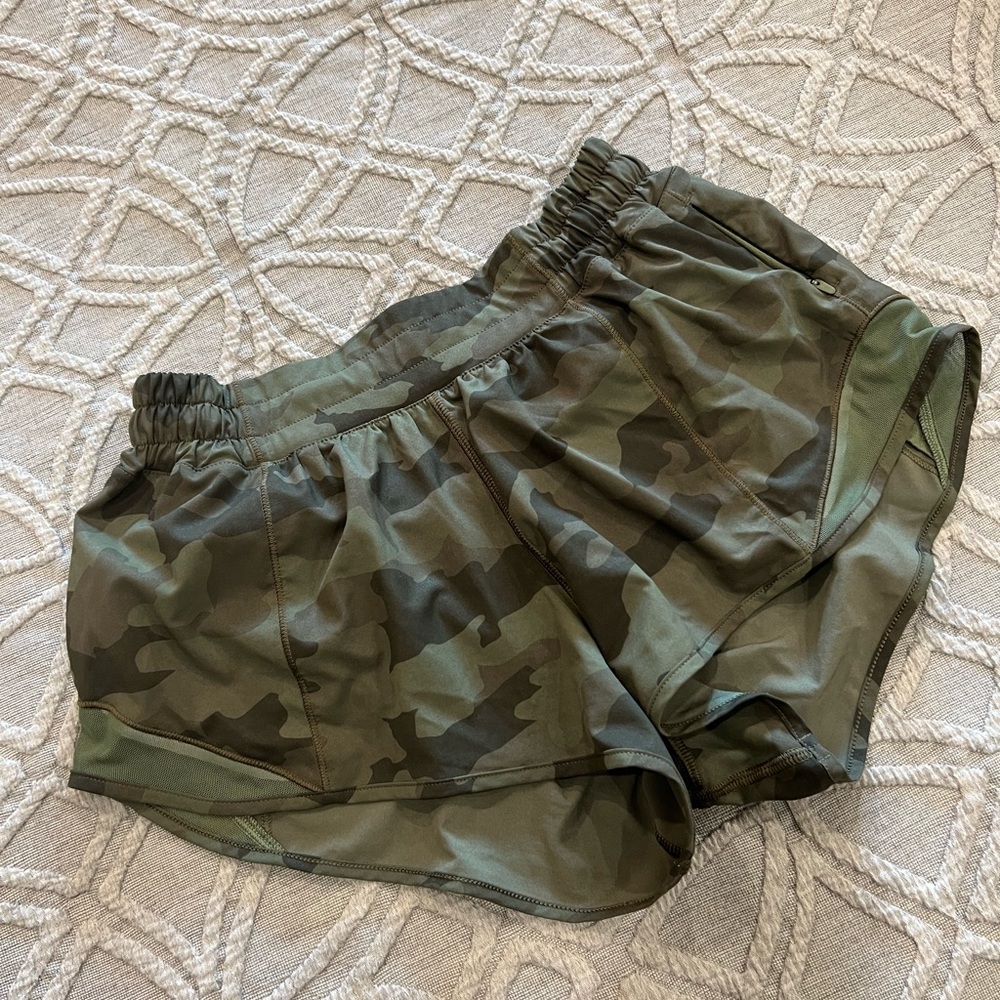 Lululemon Hotty Hot Short